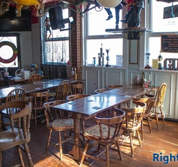 KENT - SIZEABLE PUB WITH LETS Photo 3