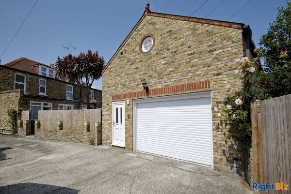 Fantastic 7 bedroom Guest House - semi-detached for sale In Broadstairs, Kent Photo 3