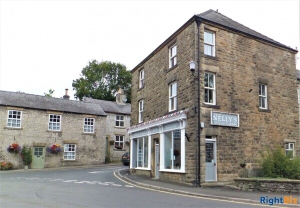Established Cafe w/Accommodation in beautiful Derbyshire Peak District village Photo 3