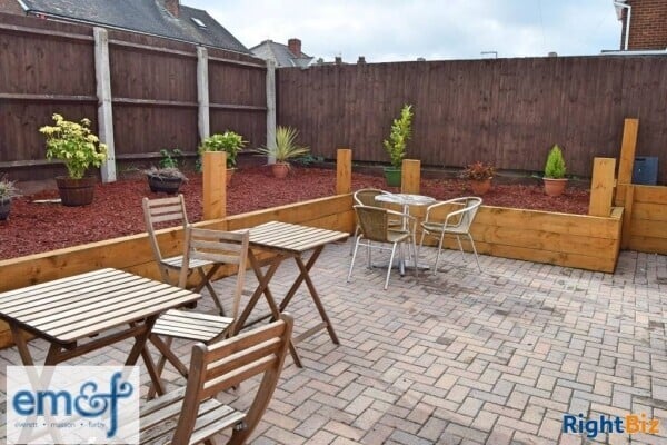 ATTRACTIVE CAFE & SANDWICH SHOP/ FOOD TO GO IN OLDBURY, WEST MIDLANDS Photo 3