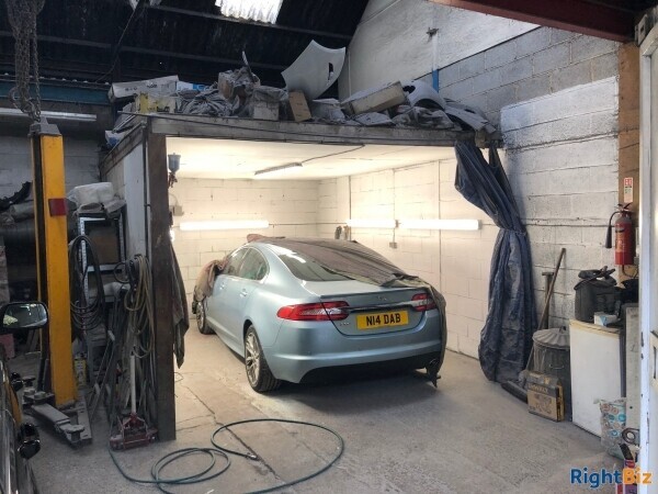 Well Estabished Car Bodyshop and Service Centre in Dronfield Photo 3