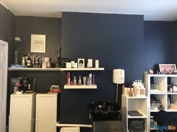 Hair Salon for sale/quick sale needed due to going on maternity Photo 3