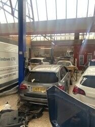 Vehicle mechanics and body repair centre for sale in Perivale Vehicle mechanics and body repair centre for sale in Perivale