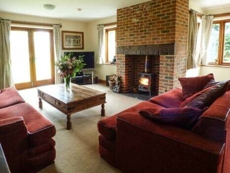 Sizeable, Well-appointed Holiday Cottage in Shropshire Photo 3