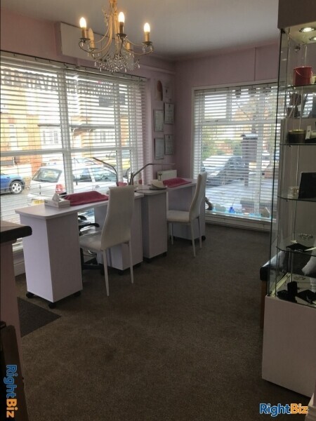Established Beauty Salon in prime location Photo 1