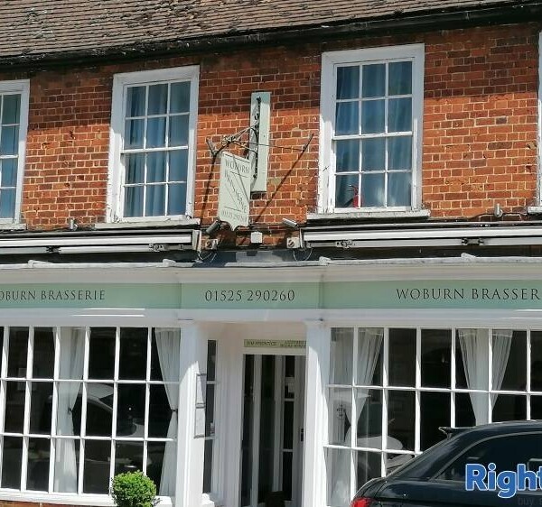 Reputable Contemporary restaurant in Woburn, Bedfordshire. Photo 3