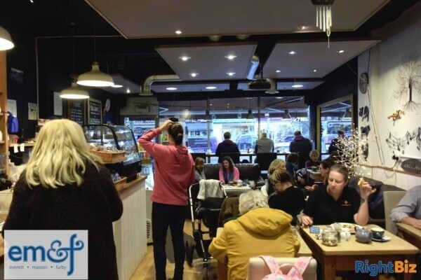 Popular Established Coffee Shop: Chorleywood Photo 3