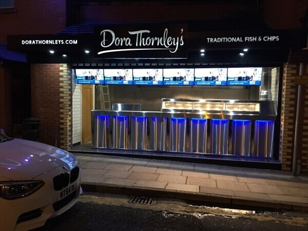 Takeaway Ready to Trade busy town centre location no business rates Photo 2