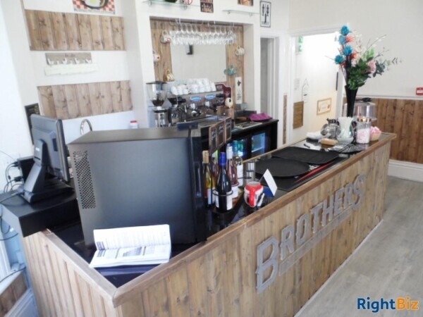 Caffè shop for sale in a posh, central area in Lytham St Annes Photo 3