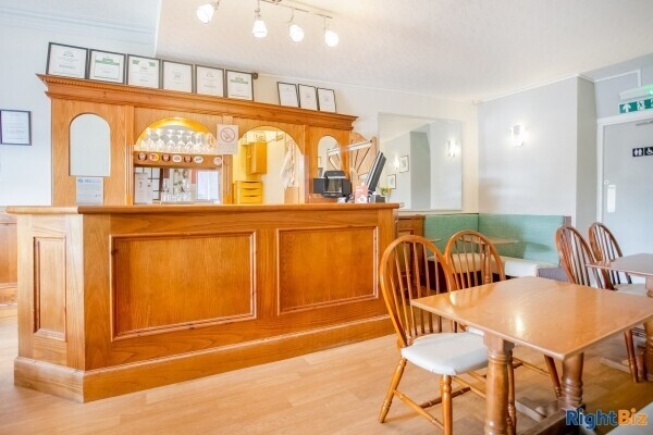 Corner Hotel for Sale - Well presented town centre Hotel for sale in golfing Mecca Photo 3