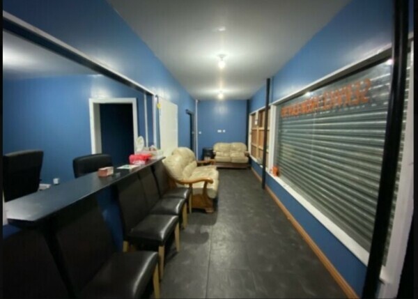 Hand Car Wash Valeting Business,Tyre shop and MOT Mechanic included in a prime location. Photo 3