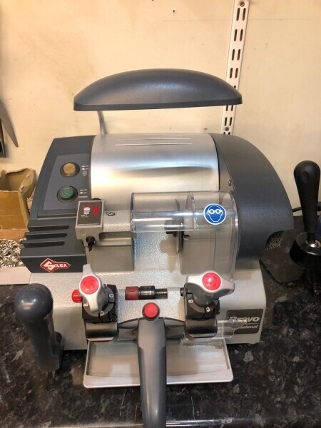 KEY CUTTING AND SHOE REPAIR BUSINESS Photo 3