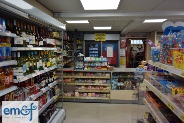 Freehold Newsagents with Accommodation: Dunstable Photo 3
