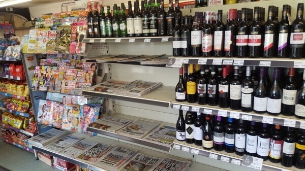 UNOPPOSED LICENSED CONVENIENCE STORE in ATTRACTIVE CANAL SIDE LOCATION in north Oxfordshire village Photo 3