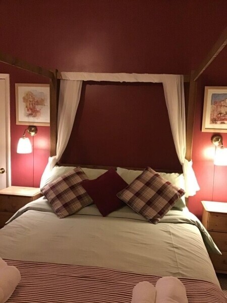 LEASEHOLD PERIOD COTSWOLDS GUEST HOUSE, prime location, Bourton-on-the Water, Gloucestershire Photo 3