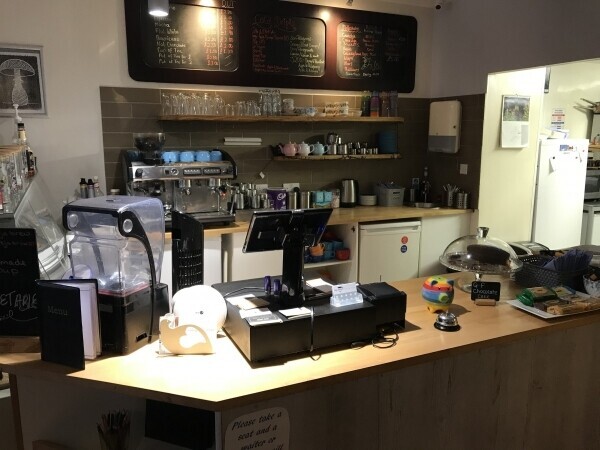 Beautifully Presented 35 Cover Cafe & 3 Bed Flat Photo 3