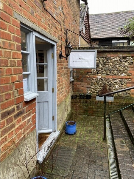 Fast Beauty Bar in Kings Langley, Hertfordshire Photo 4