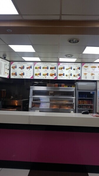 Profitable Chicken & Pizza shop with four bedroom flat for sale at a prime location Hounslow Photo 3