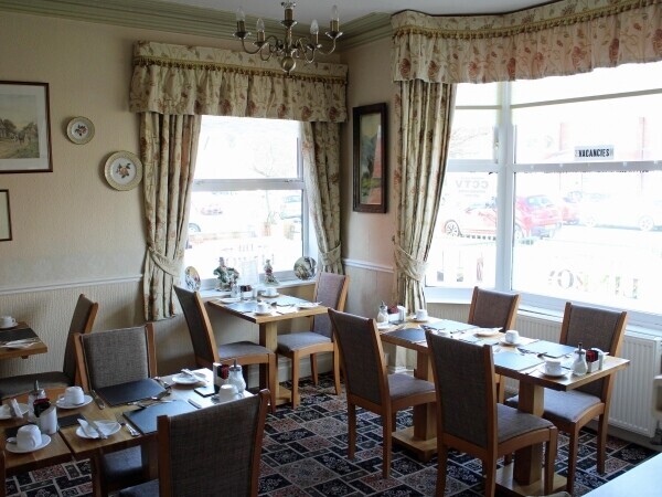 LINCOLNSHIRE COAST - ESTABLISHED PROFIT MAKING 8 BEDROOM GUESTHOUSE Photo 3