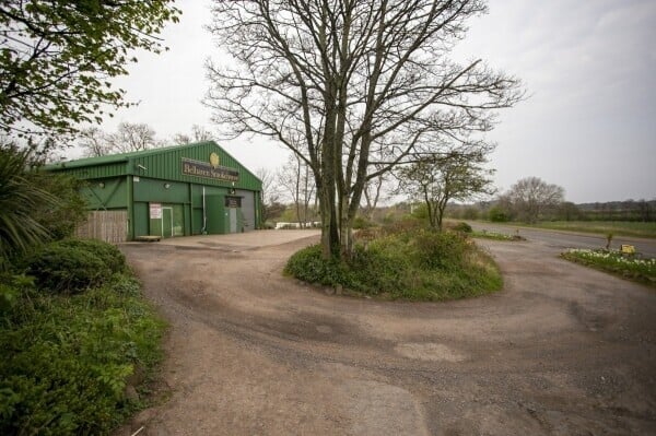 An excellent opportunity to acquire a high volume fish smokehouse in an excellent location Photo 3