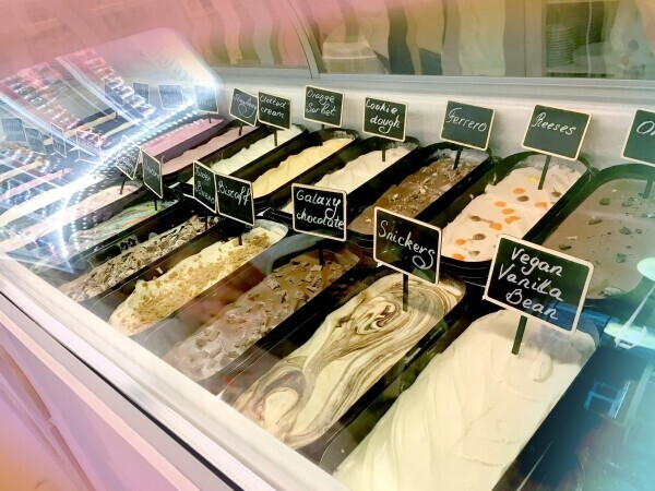 ICE CREAM PARLOUR & COFFEE HOUSE Photo 3