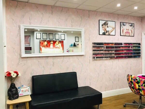 Leasehold Nails and Beauty Salon for sale in Purley Photo 3
