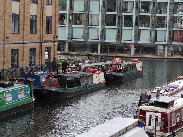 Successful Canal Cruising Day Trip Business Photo 3