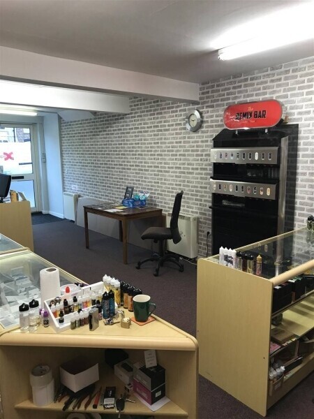 TWO E-LIQUID & ALTERNATIVE SMOKING ACCESSORIES CENTRES IN THE EAST MIDLANDS Photo 3