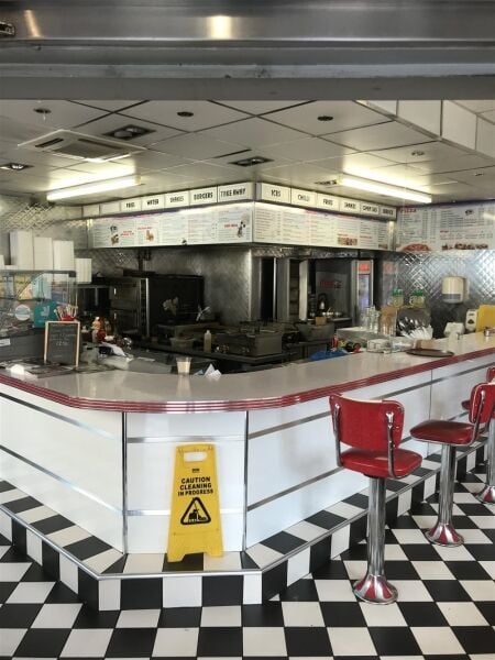 STYLISH DINER WITH TAKEAWAY & DELIVERIES  IN DUNDEE CITY CENTRE