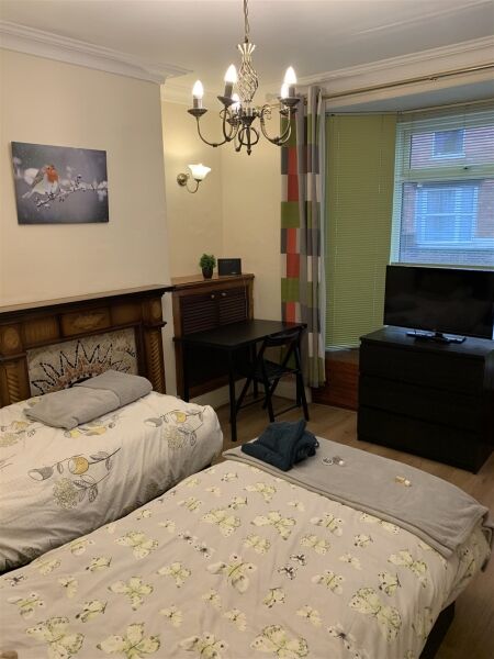 FREEHOLD SELF-CATERING ACCOMMODATION IN LINCOLN
