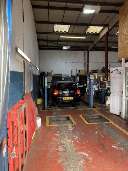 MOT TESTING & REPAIRS CENTRE IN LEAMINGTON SPA Photo 3