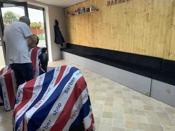 POPULAR GENTLEMENS HAIR STUDIO IN BOLTON SUBURB