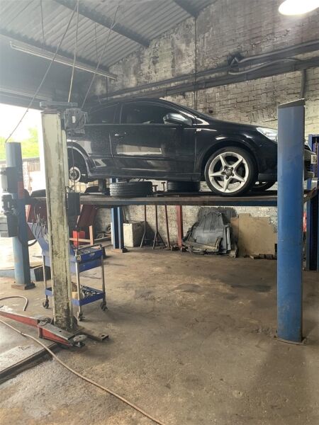 MOT TESTING & TYRE CENTRE IN BUCKHAVEN/FIFE
