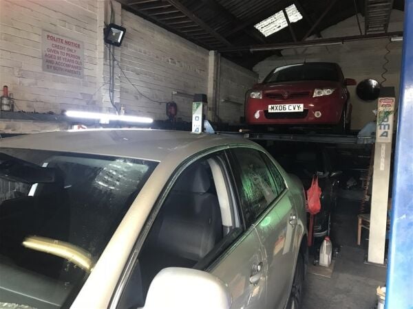 AUTO REPAIRS CENTRE IN BLACKBURN