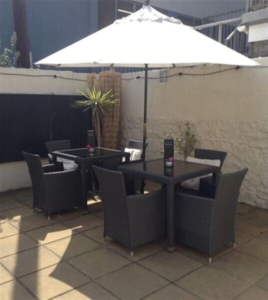 FULLY LICENSED DAYTIME COFFEE SHOP & BISTRO IN SOUTH WALES COASTAL TOWN Photo 3