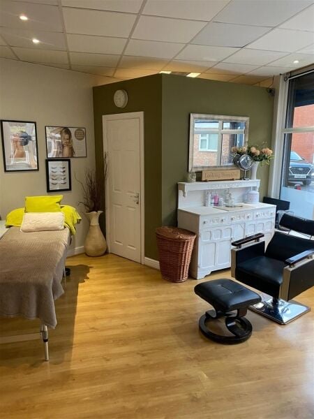 LUXURY HEALTH & BEAUTY STUDIO NEAR NOTTINGHAM LUXURY HEALTH & BEAUTY STUDIO NEAR NOTTINGHAM