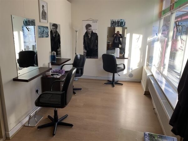 STYLISH HAIR & BEAUTY SALON IN PENMAENMAWR