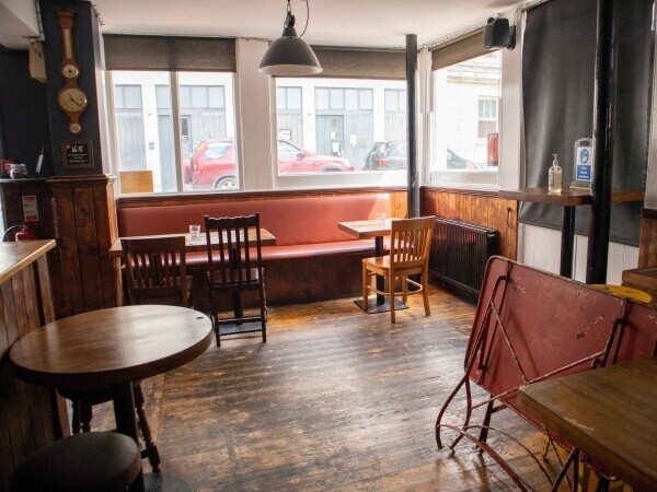 EAST SUSSEX - HOVE PUB BY THEATRE FOR SALE Photo 2