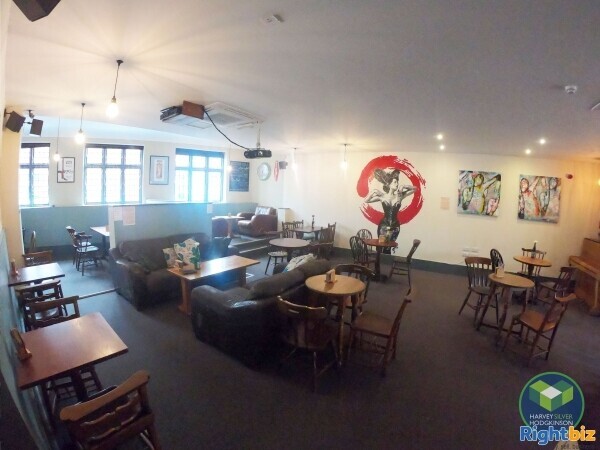 PUBLIC HOUSE: WILMSLOW: R9377 Photo 3