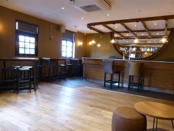 Former Wine/Cocktail Bar & Private Function Venue in Ingatestone, Essex. Suit alternative uses Photo 3