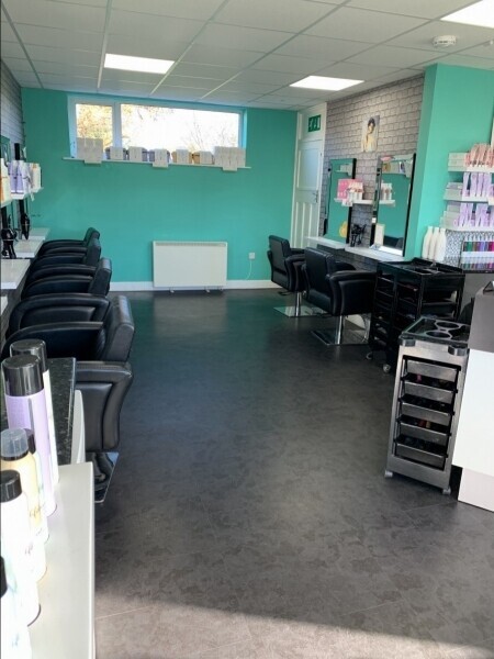 Hair salon for sale Photo 3