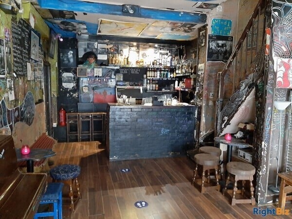 Camden Town - Fully licenced A3 and A4 Bar and Restaurant - Music Venue Photo 3