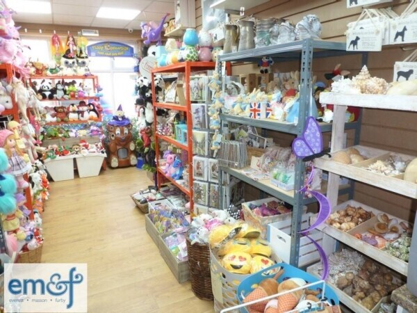 GIFT & BEACH SHOP Photo 3