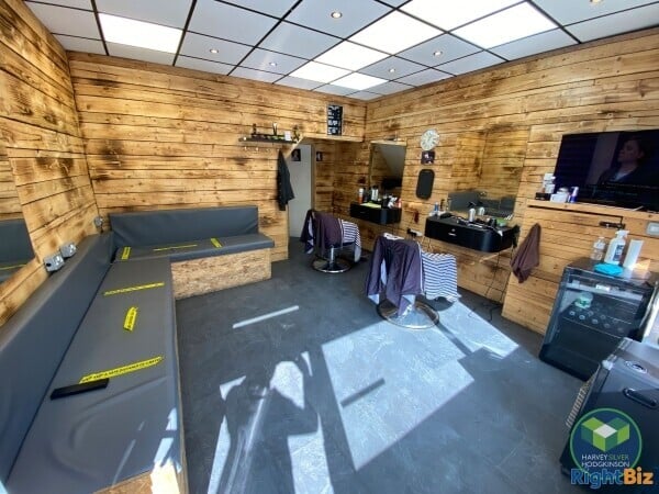 BARBERS: OLDHAM: 9386 Photo 3