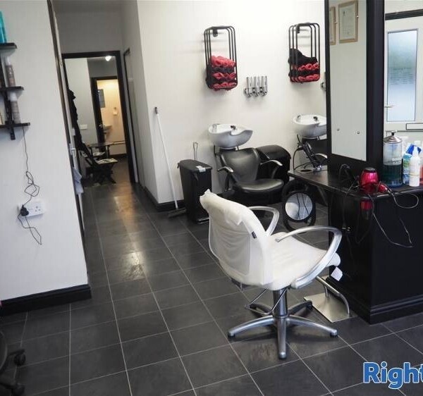 Hair Salons For Sale in Gainsborough Photo 3