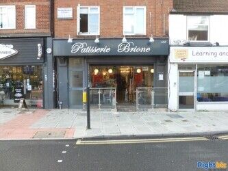 Superb Patisserie & Cafe situated in a sought after extremely affluent London suburb near the A40 Photo 3