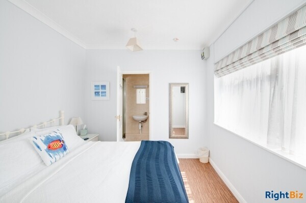 SUPERB 10 BED GUEST HOUSE - CHICHESTER Photo 3