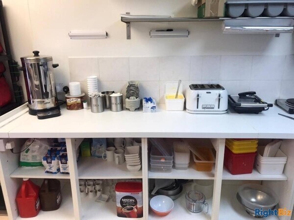 Leasehold Café & Takeaway Located In Bulkington Photo 3