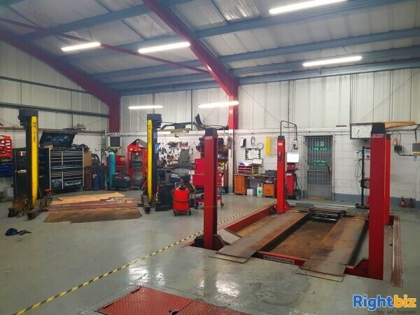 Freehold: Established Car Saab Specialist Garage and Mot testing Centre in Prime Location Photo 3