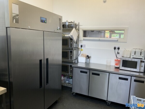 Leasehold cafe and takeaway Southampton area close to the new forest. Prime location. Photo 3